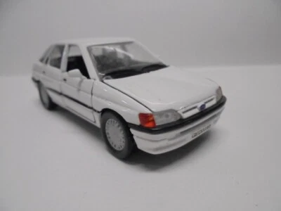 Shabak model obsoleto 1992 Ford Escort Ghia 1/43 - Immagine 1 di 4