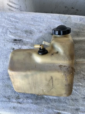 Tapa tapa tanque refrigerante reserva radiador Honda GL1100 GL 1100 1980-83 1981 Foto 1 de 4