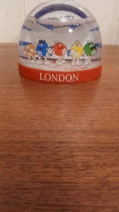 M&M's World London Snow Globe - Picture 1 of 1