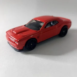 2013 Mattel Hot Wheels 2015 Dodge Challenger SRT HW Workshop Musclemania CFH12 - Foto 1 di 5