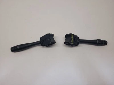 04-12 Interruptor de columna giratoria limpiaparabrisas Chevrolet Malibu  Foto 1 de 4