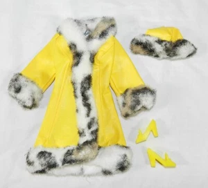 Vintage Barbie Clothing - Yellow Great Coat w/ faux leopard fur, Hat + Shoes - Picture 1 of 4