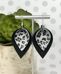 Ohrringe Kunstleder vegan grau schwarz Leopard Träne Blatt eingeklemmt silbergrau - Bild 1 von 4