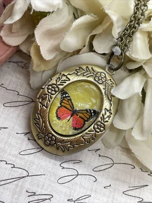 Bronce Verano Amarillo Mariposa Día de la Madre Medallón Collar Colgante Boda Foto 1 de 4