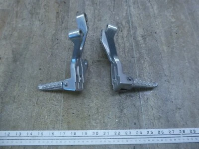 2002 Yamaha YZF600R YZF600 Y532-1) left right rear foot pegs w/ mounts brackets - Imagem 1 de 4