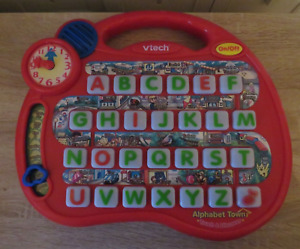 VTech ALPHABET TOWN Touch & Discover Count Spell Phonics, Educational Activities