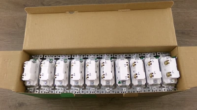 Square D x Series SQR14103WH 15A Switch Resi Single Pole Wh 30 Pk White S5 - Image 1 of 3