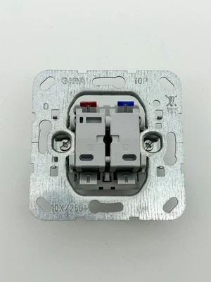 Gira 013600 UP Tast Kontrollschalter Tastschalter Wechsler Wechselschalter 1,5 n - Bild 1 von 2