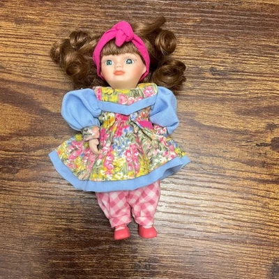 Vestido floral vintage Marie Osmond 1996 diadema rosa juguete para el cabello castaño rizado Foto 1 de 3