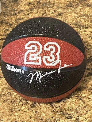 1997 年迈克尔·乔丹 #23 芝加哥公牛队手表威尔逊表壳 + 2 张 MJ 卡板 — 第 1/4 张图片