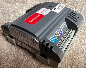Honeywell PVL4022AS Programmable VAV Controller - Picture 1 of 9