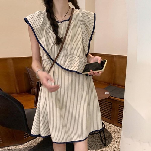 VETEMENTS Abito smanicato a righe irregolari con volant abbigliamento donna manica volante dress i