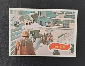 Planet of The Apes Film USA 1967 #35 Ape City! Card - Picture 1 of 2