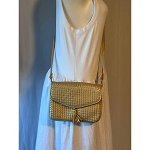 Vintage Gold Woven Purse - Picture 1 of 11