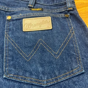 WRANGLER Cowboy Cut Men's Jeans 33X32 Measures 32x31 100% Cotton Made in USA - Picture 1 of 9