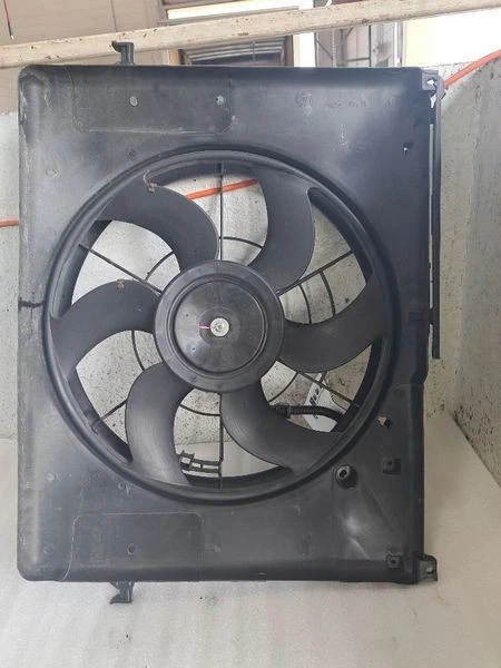 2006-2009 HYUNDAI SONATA Radiator Cooling Fan Assembly OEM - Image 1 of 4