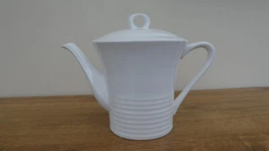 Tetera Maxwwell Williams White Basics CIRQUE usada - Imagen 1 de 5