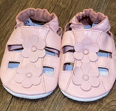Zapatos de bebé de peather suave, zapatos de guardería, suela de gamuza cochecito Sandalias Foto 1 de 3
