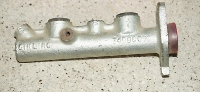 NOS Genuine Girling Peugeot 305 204 304 dual circuit brake master cylinder - Image 1 of 4