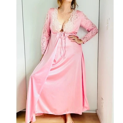 Conjunto Peignoir Vintage Lírio da França Nylon Rosa Feito em União Noite de Namoradas P Pequeno - Imagem 1 de 4