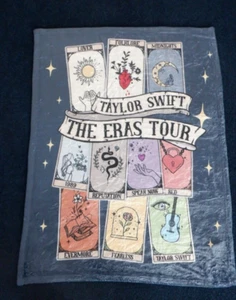Taylor Swift Eras Tour Throw Coperta Peluche NUOVO Micropile Super Morbido NUOVO - Foto 1 di 10