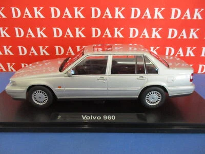 Die cast 1/18 Modellino Auto Volvo 960 Silver Sand Metallic 1996 by Triple9 - Immagine 1 di 4