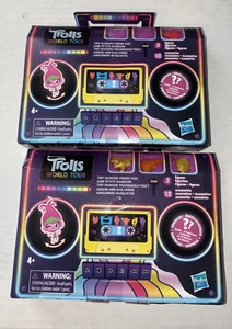 Trolls World Tour Tiny Dancer Friends Sorpresa Boombox Charms Giocattoli Lotto di 2  - Foto 1 di 6