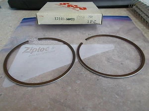 Juego de anillos de pistón O/S 0,50 1976-1978 RM250 12140-40010-050 NUEVO OEM - Imagen 1 de 3