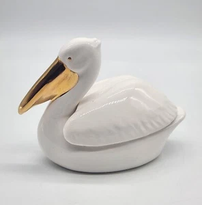 Pelícano blanco de porcelana con caja de baratijas con adornos dorados - Imagen 1 de 10