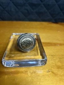 Vintage Messing Runde Schrank Knöpfe Ziehgriff 1 5/16" verziert 1 Stück - Bild 1 von 7