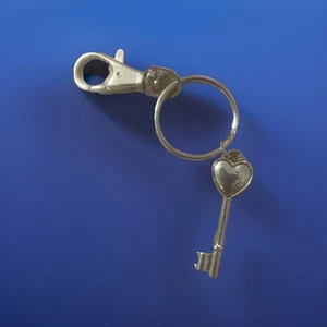 Heart Silver Key Key Chain - Picture 1 of 2