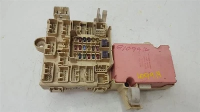 Caja de fusibles de cabina interior caja de fusibles 2002 03 04 05 Lexus IS300 Foto 1 de 4