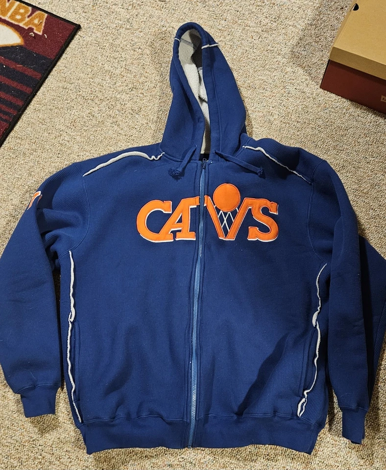 Suéter con Capucha Cleveland Cavaliers Cremallera Completa Talla Grande - Logo Vintage Azul  Foto 1 de 4