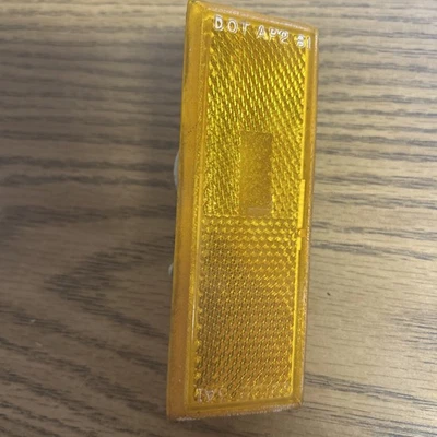 1987-1988 CUTLASS SUPREME HURST 442 SALON CALAIS TTOP Left FRONT MARKER 16503759 - Image 1 of 3