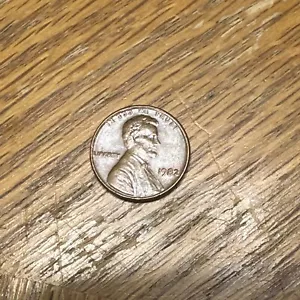 1982 Rare No Mint Mark Bronze Zinc Penny, Very Rare 3.1 Grams - Picture 1 of 2