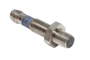 TELEMECANIQUE inductive sensor XS1N08PA349S - Picture 1 of 7