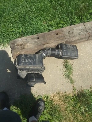 2002 JEEP LIBERTY 3.7L AIR CLEANER BOX ASSEMBLY FACTORY OEM 53013105AA Foto 1 de 4