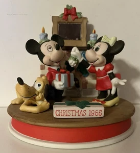 “Mistletoe Magic” Topolino e Minnie Natale 1986 Disney Collection Ltd. Ed. - Foto 1 di 15