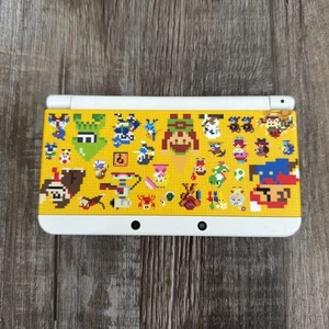 Consola "Nueva" Nintendo 3DS - Edición Mario Maker - Inglés EE. UU. - Imagen 1 de 7
