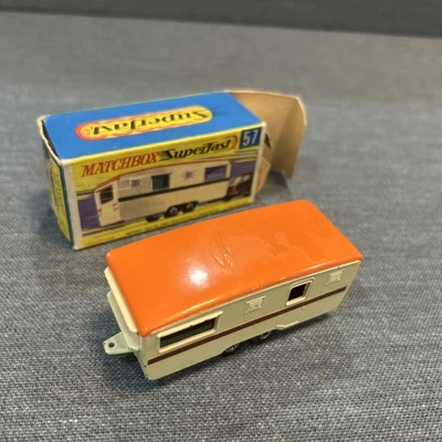 Caravana Matchbox Superfast 57 vintage a rayas marrón crema  Foto 1 de 4
