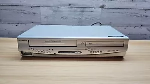 LETTORE COMBO DVD/VCR SYLVANIA - MODELLO DVC845E - TESTATO/FUNZIONANTE - Foto 1 di 6