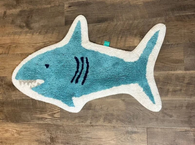 Alfombra de baño Pillowfort tiburón niños adultos alfombra de baño 37x24 Foto 1 de 4