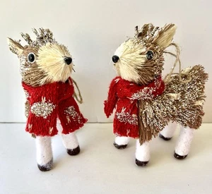 2 BURI PALM REINDEERS WITH RED SCARVES CHRISTMAS ORNAMENTS GOLD GLITTER - Picture 1 of 8