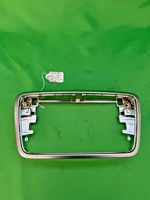 Tapicería de tablero de radio Mercedes Benz CLA250 2014-2019 FABRICANTE DE EQUIPOS ORIGINALES Foto 1 de 4