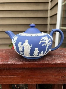 Vintage Wedgwood Dark Blue Jasperware Large Size 9 1/2 Inch Neoclassical Teapot - Picture 1 of 18