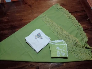 Vintage avacado oval table cloth and napkins - Picture 1 of 4