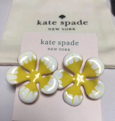 Pendientes Kate Spade Esmalte Flor Blanco Amarillo Nuevos Foto 1 de 4