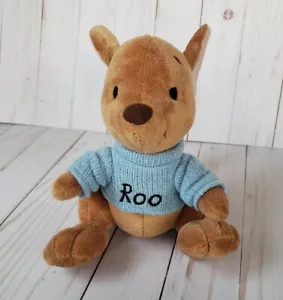 Esclusivo peluche Disney Parks 8" Winnie The Pooh Roo con maglione blu - Foto 1 di 13