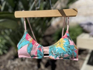 RIP CURL ๐ธ Pink Floral Tropical Reversible Bikini Swimsuit Top X-Small - Picture 1 of 10