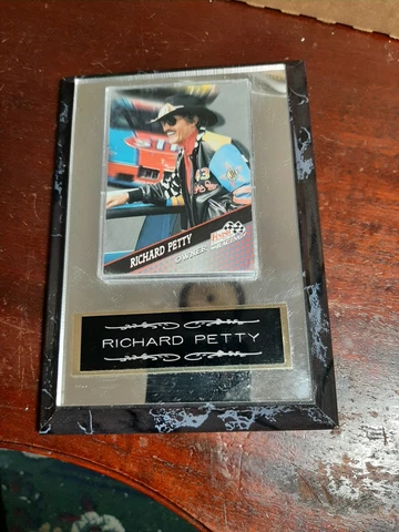 Vintage Richard Petty Trading card wood plaque Cover